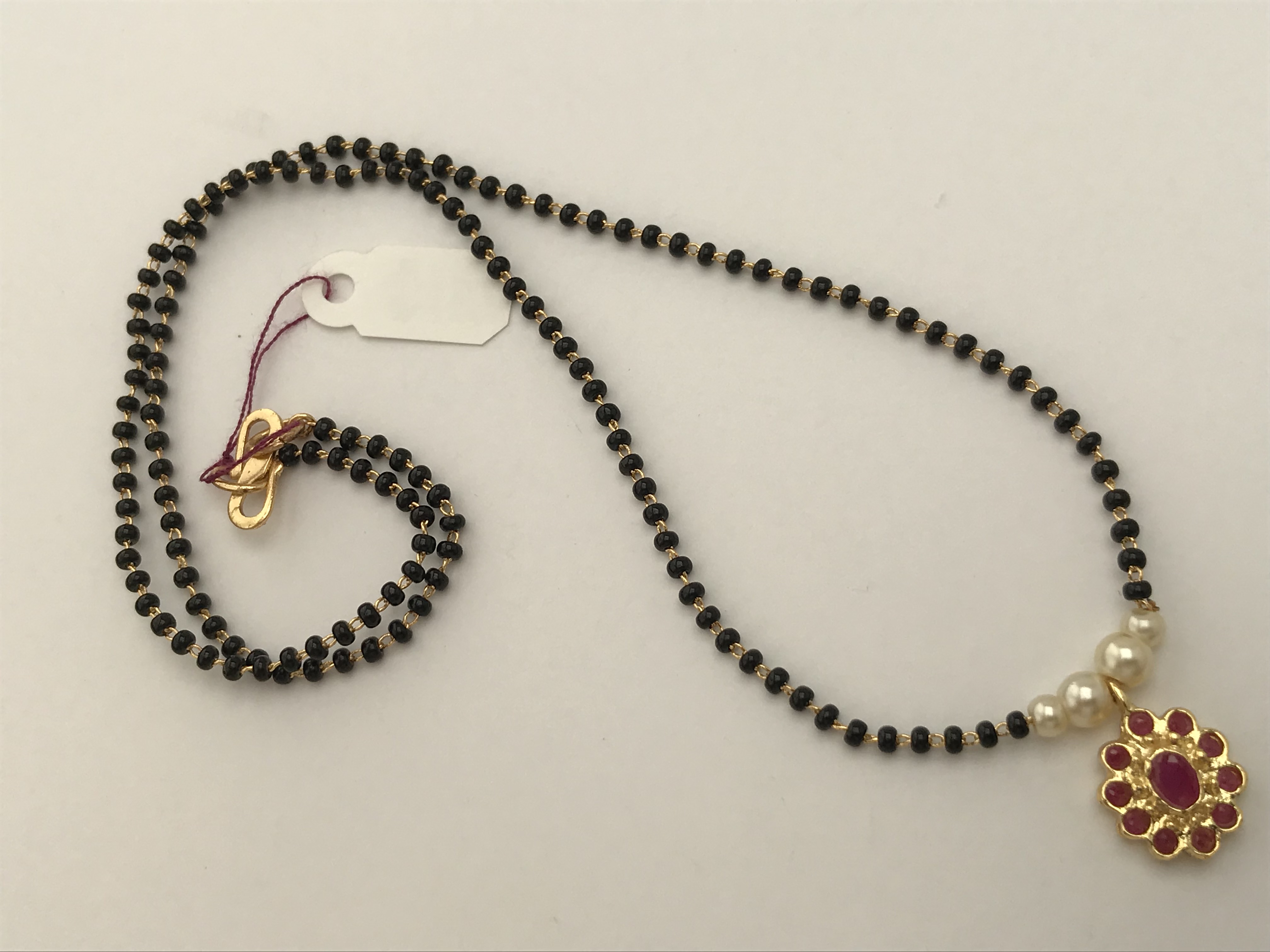 Red Floral Black Beads Gold Necklace in 